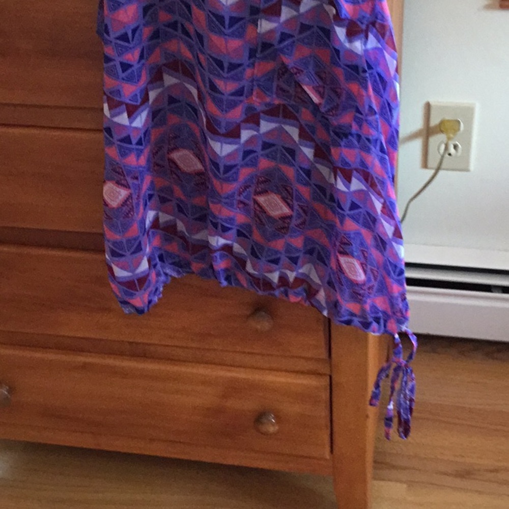 NWOT Sheer patterned Top - Picture 2 of 4